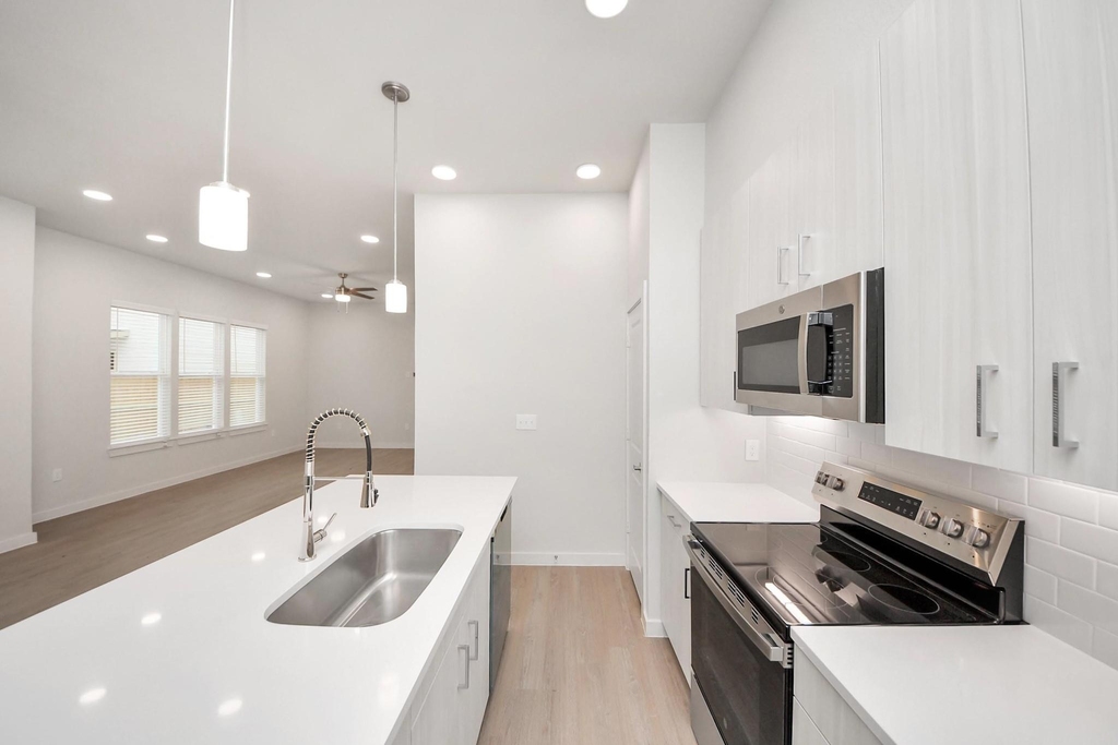 7406 Hadley Meadow Lane - Photo 13