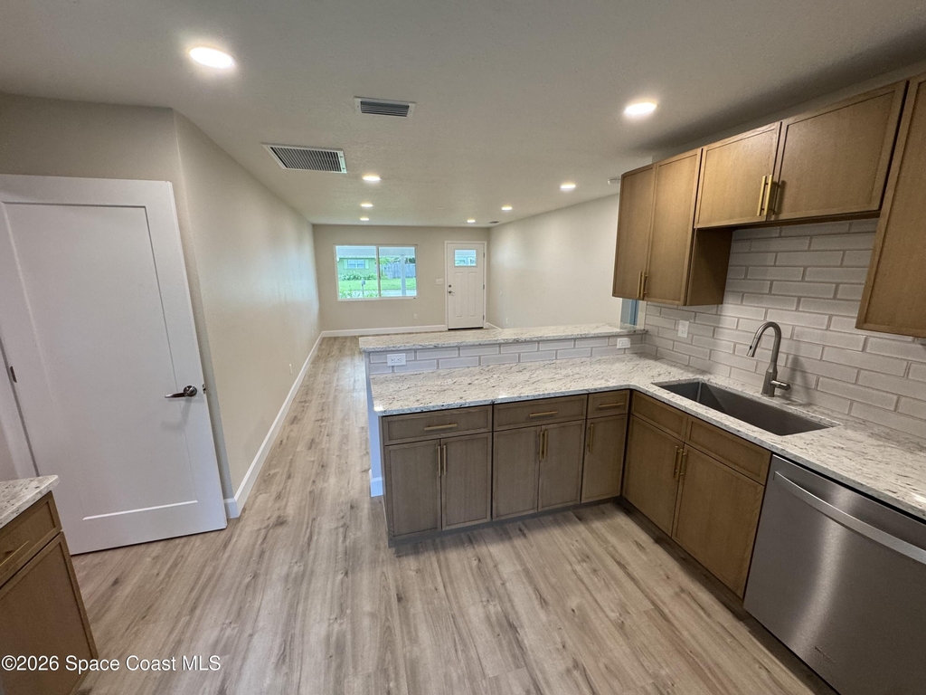 532 Sheridan Avenue - Photo 4