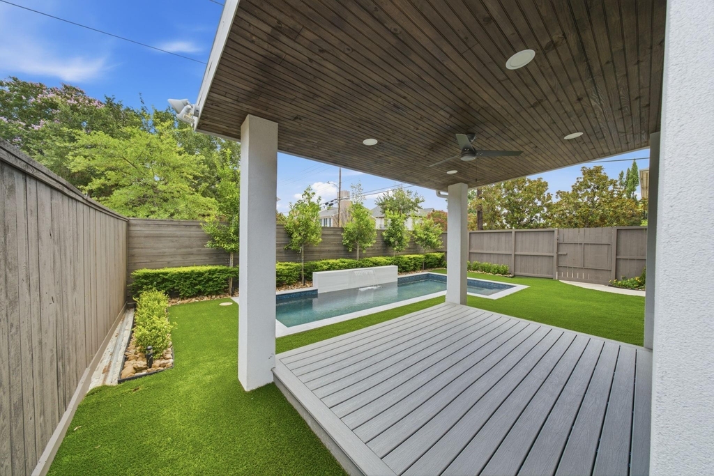6011 Burgoyne Road - Photo 31