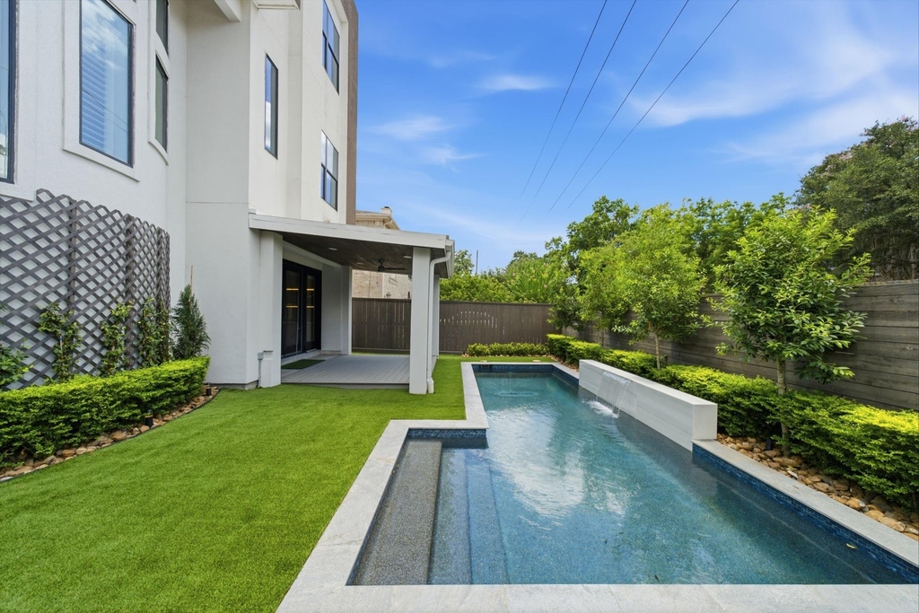 6011 Burgoyne Road - Photo 30