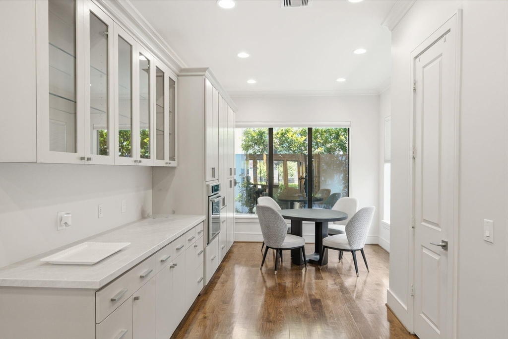 6011 Burgoyne Road - Photo 9