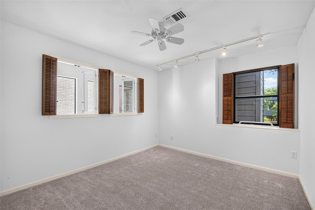 3621 Yupon Street - Photo 14