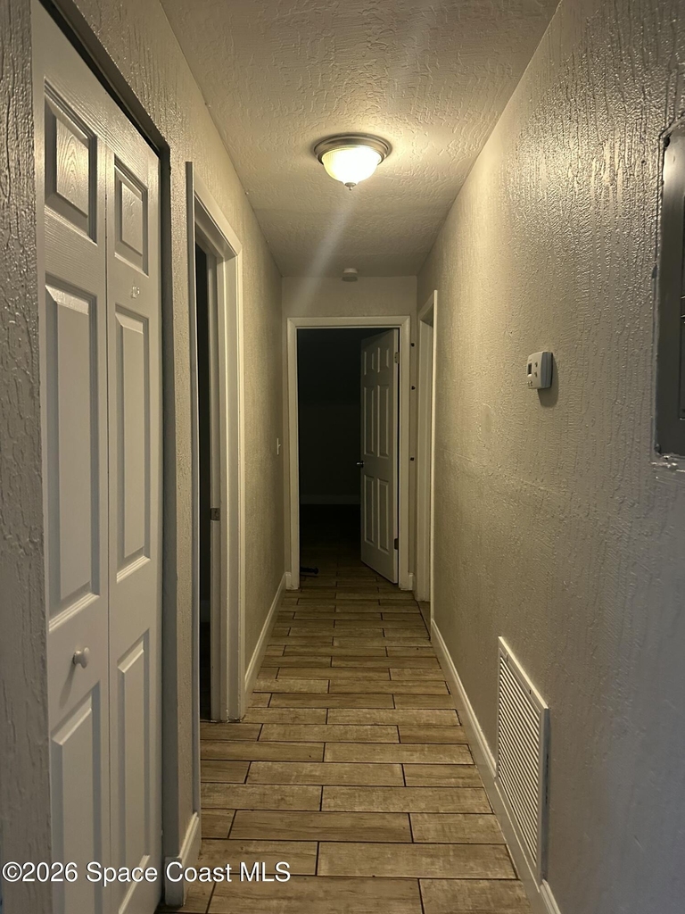 2101 Forest Knoll Drive Ne - Photo 3