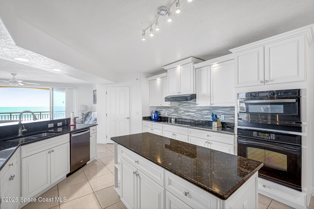 1085 Highway A1a - Photo 1
