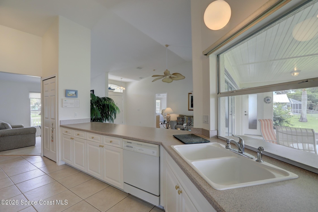 990 Genesee Avenue - Photo 13
