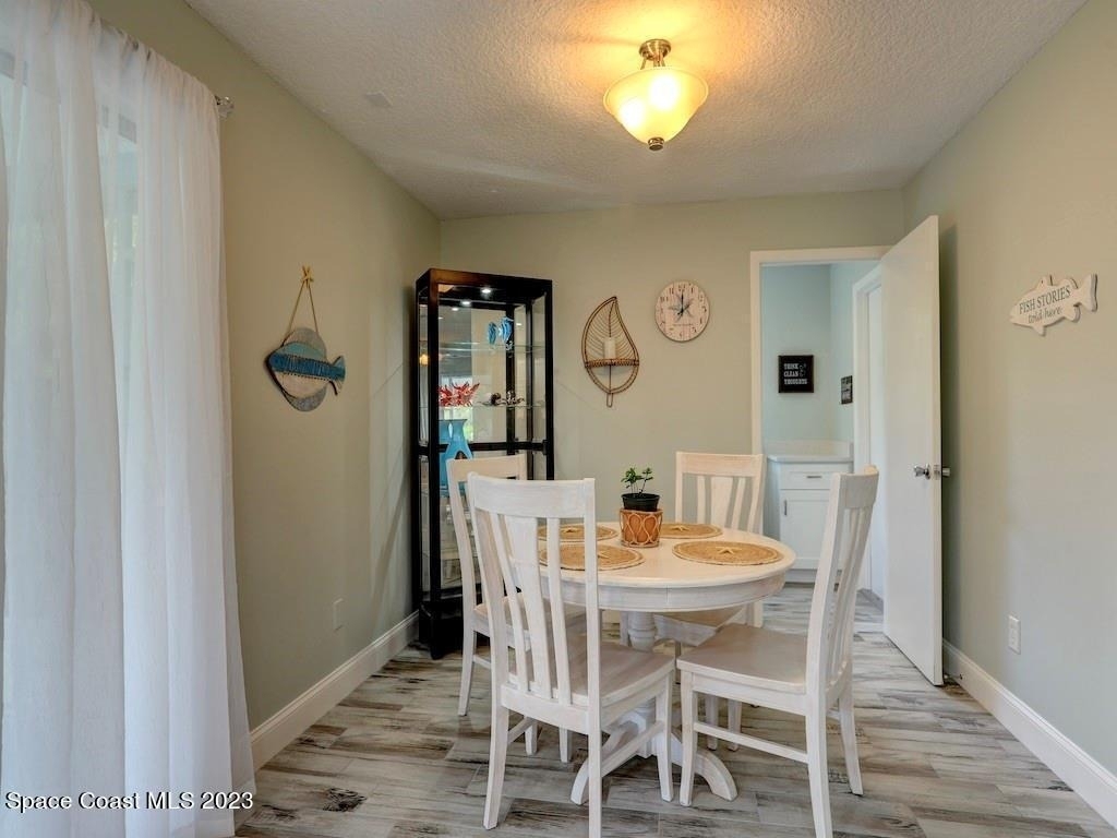 1379 Scroll Street - Photo 8