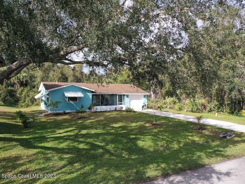 1379 Scroll Street - Photo 0