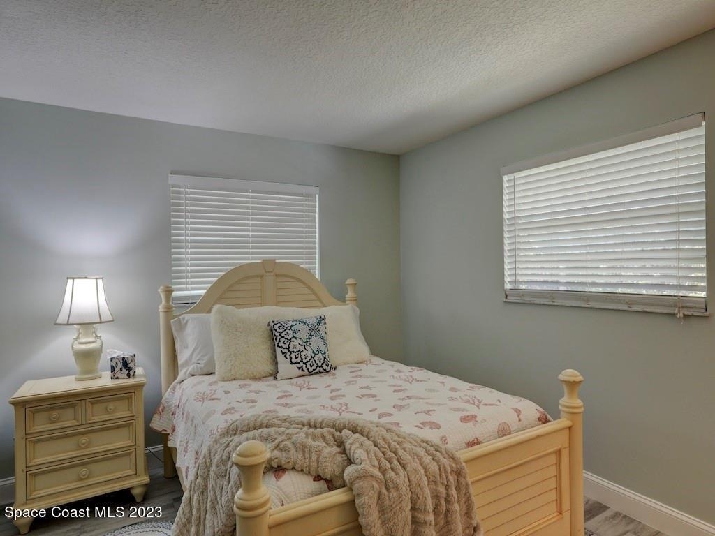 1379 Scroll Street - Photo 14