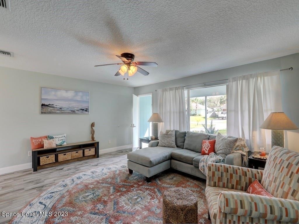 1379 Scroll Street - Photo 7