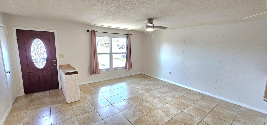 1380 Floral Lane - Photo 3