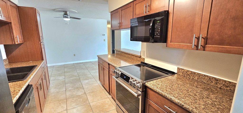 1380 Floral Lane - Photo 10