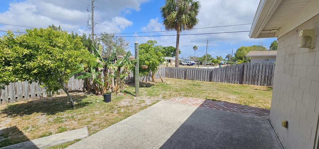 1380 Floral Lane - Photo 19