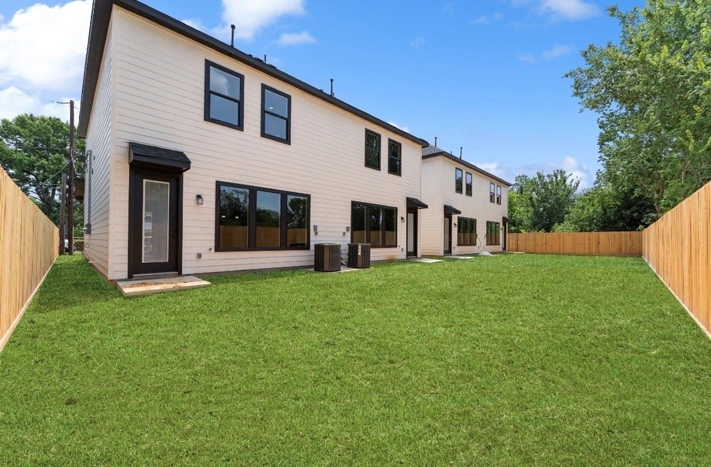 9109 Henrietta - Photo 27