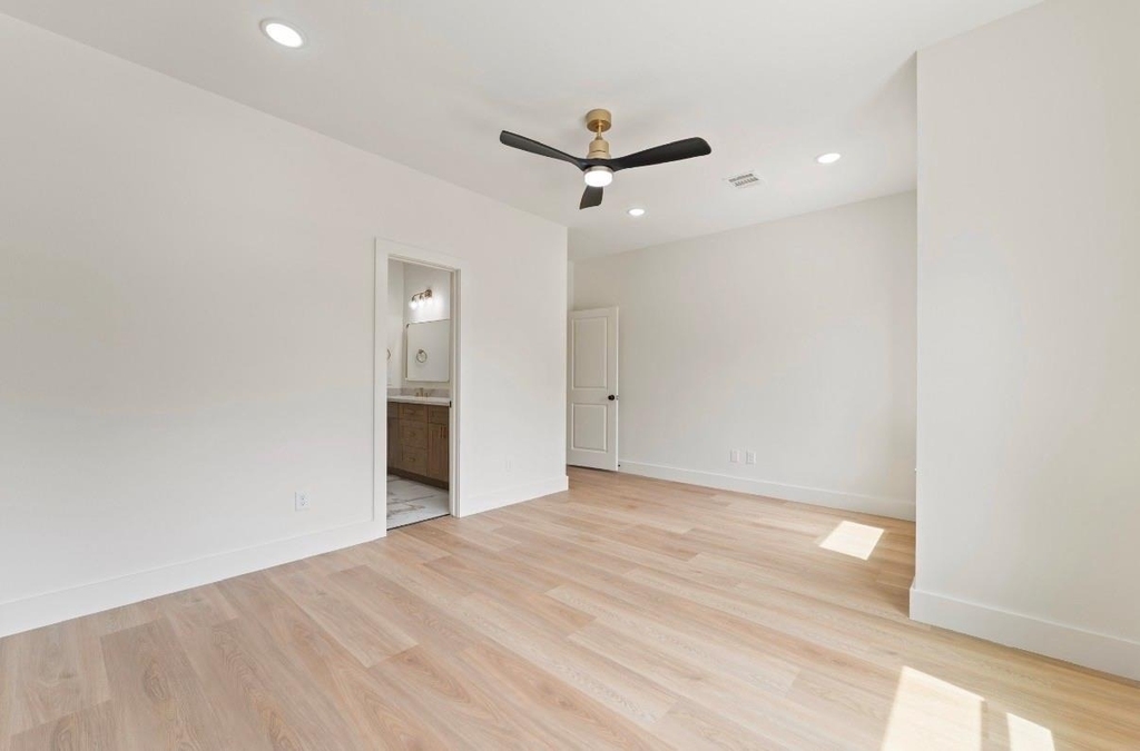 9109 Henrietta - Photo 22