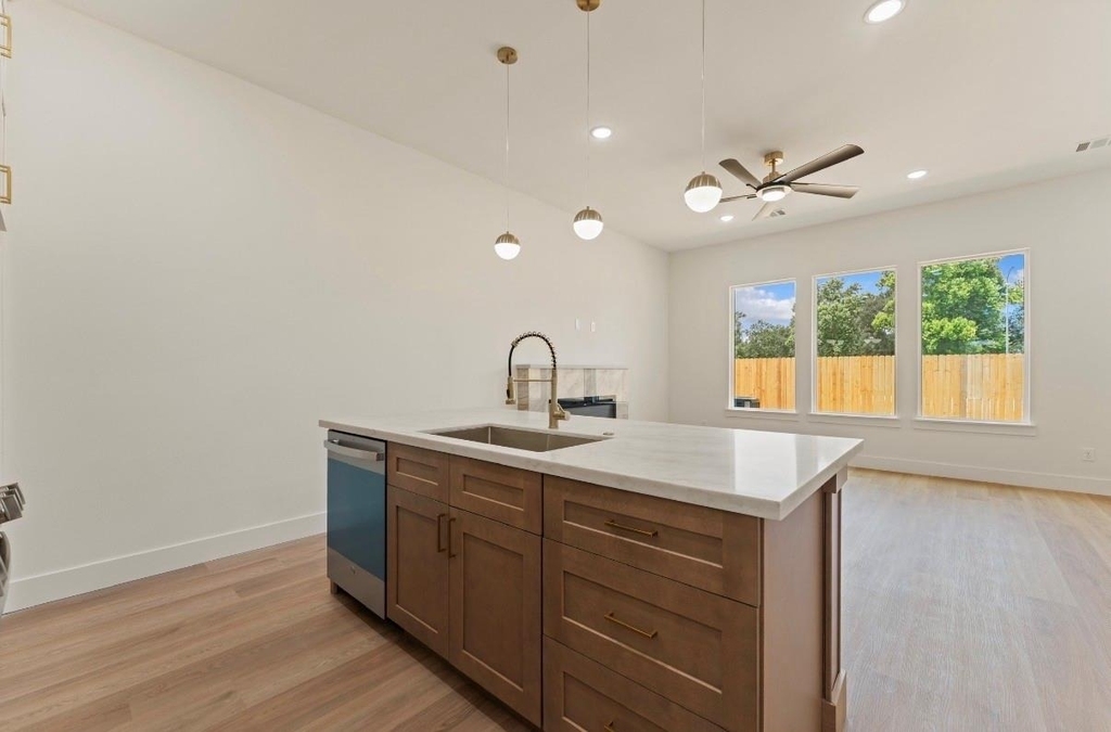 9109 Henrietta - Photo 3