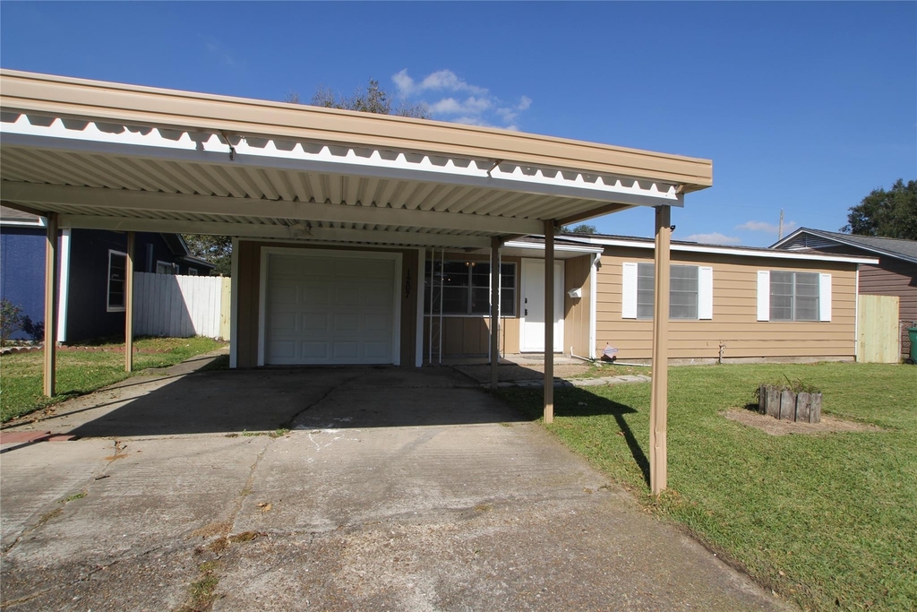 1207 Trimm Avenue - Photo 0