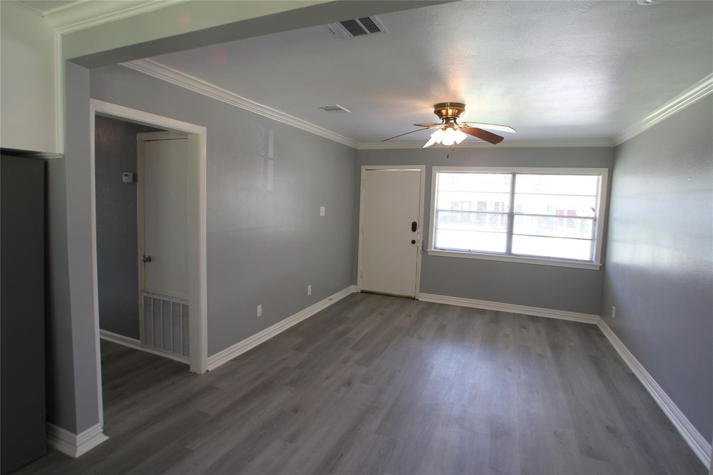 1207 Trimm Avenue - Photo 4