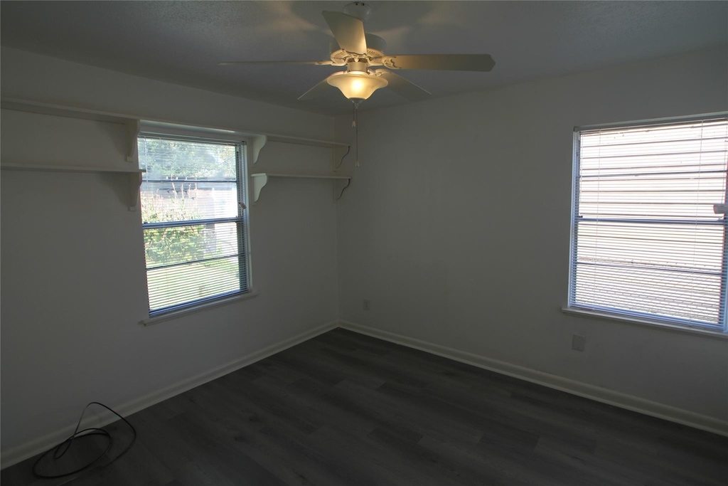 1207 Trimm Avenue - Photo 17