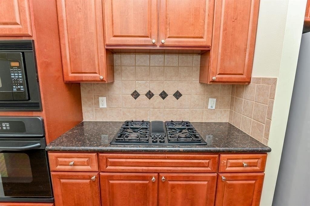 802 Garden Trace Lane - Photo 4