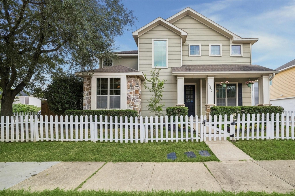 1542 Bevis Street - Photo 0