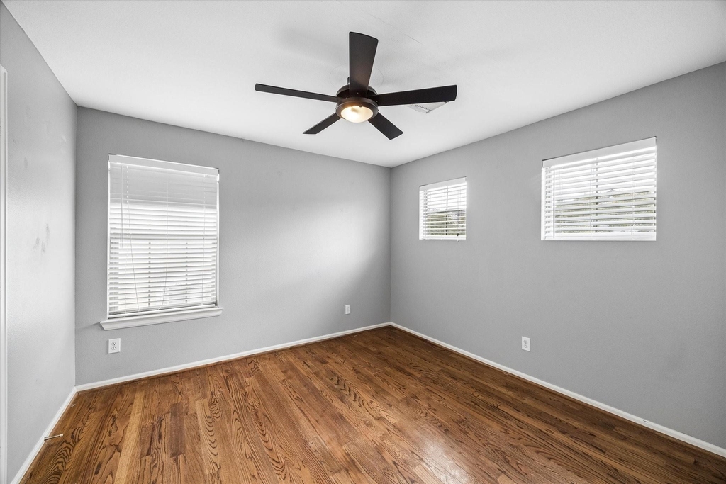 1542 Bevis Street - Photo 28