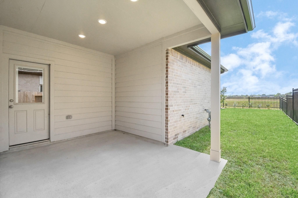 21035 Bay Village Drive - Photo 22