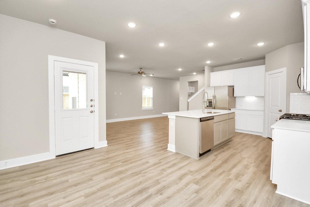 21035 Bay Village Drive - Photo 9