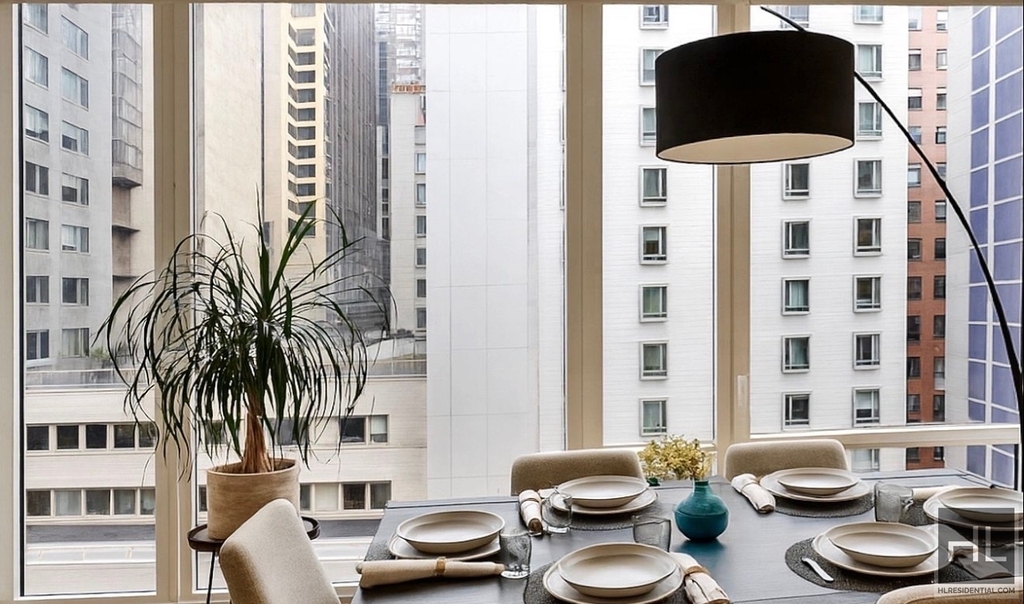 East 44th Street - Photo 3
