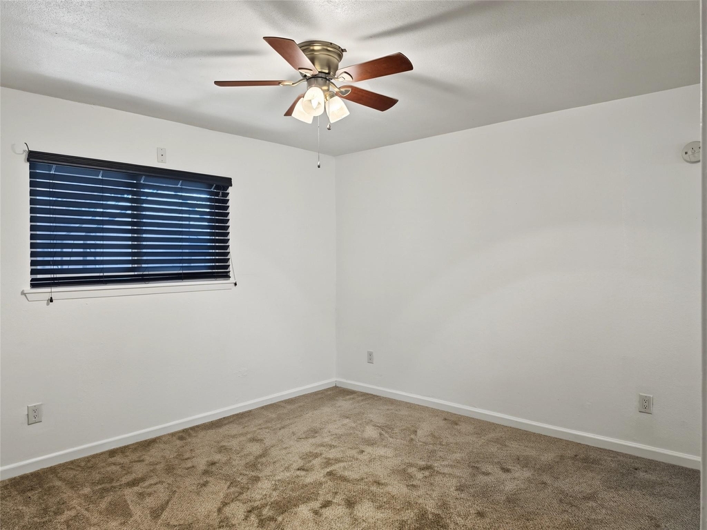 8922 Kempwood Drive - Photo 10