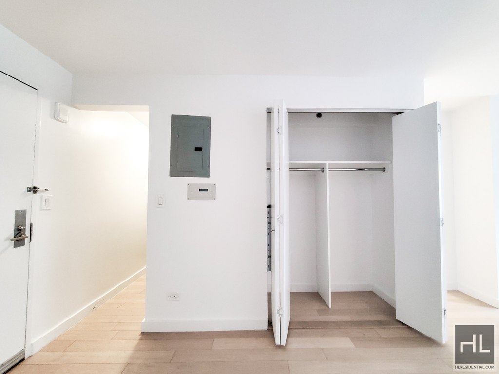 East 39th Street - Photo 3