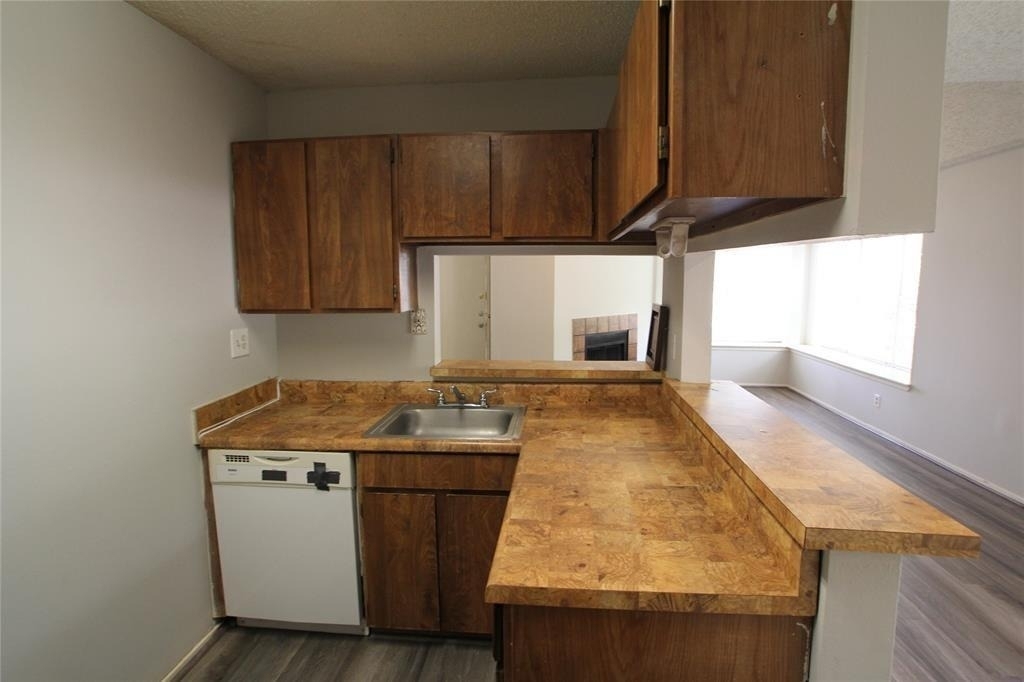 5422 Farley Drive - Photo 3
