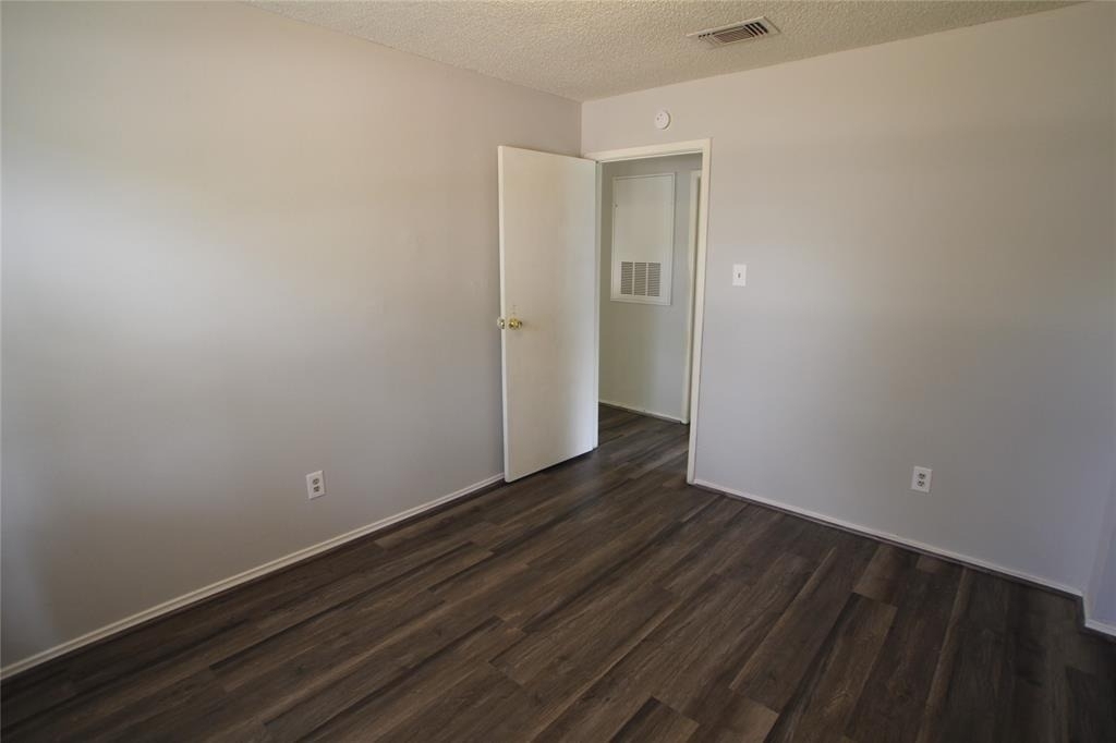 5422 Farley Drive - Photo 5