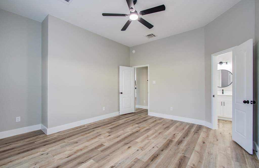 4506 Knights Court - Photo 18