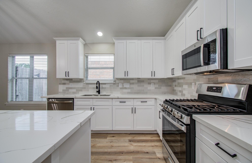 4506 Knights Court - Photo 9