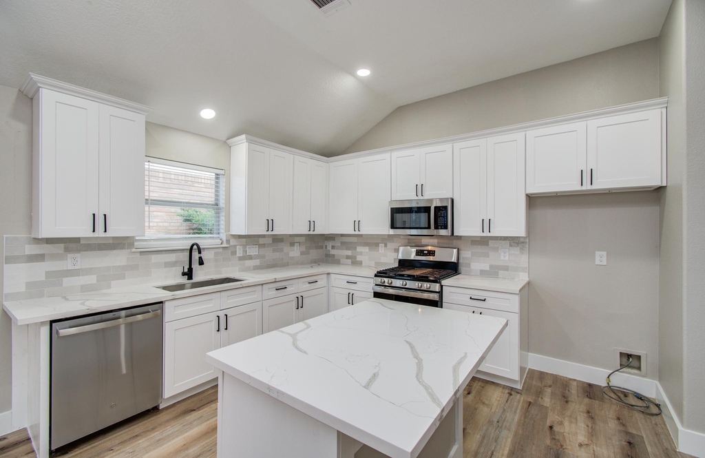 4506 Knights Court - Photo 12