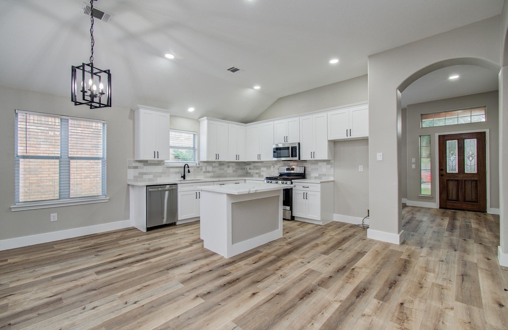 4506 Knights Court - Photo 6