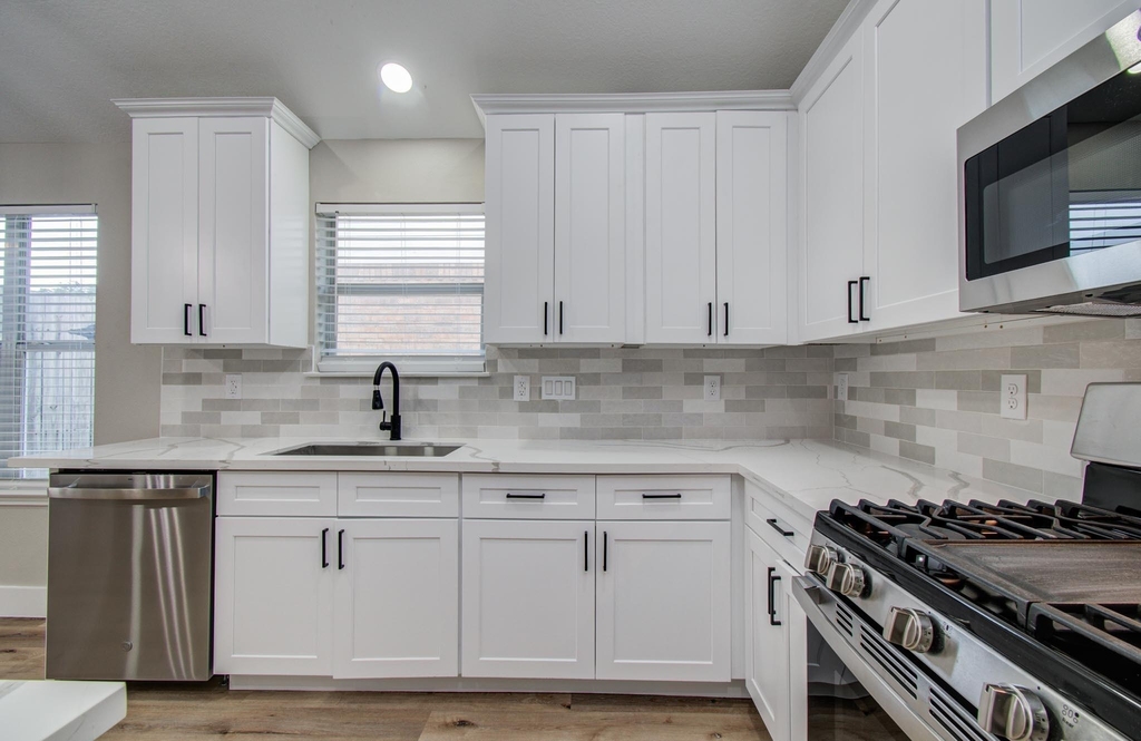 4506 Knights Court - Photo 10