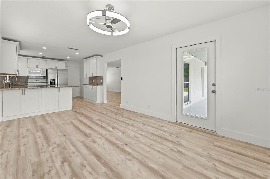 271 Nw 35th Street - Photo 9