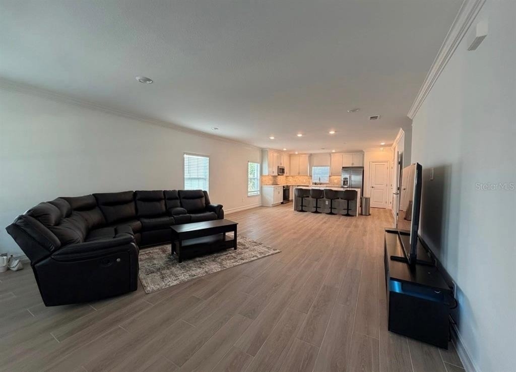 1523 W Chestnut Street - Photo 4