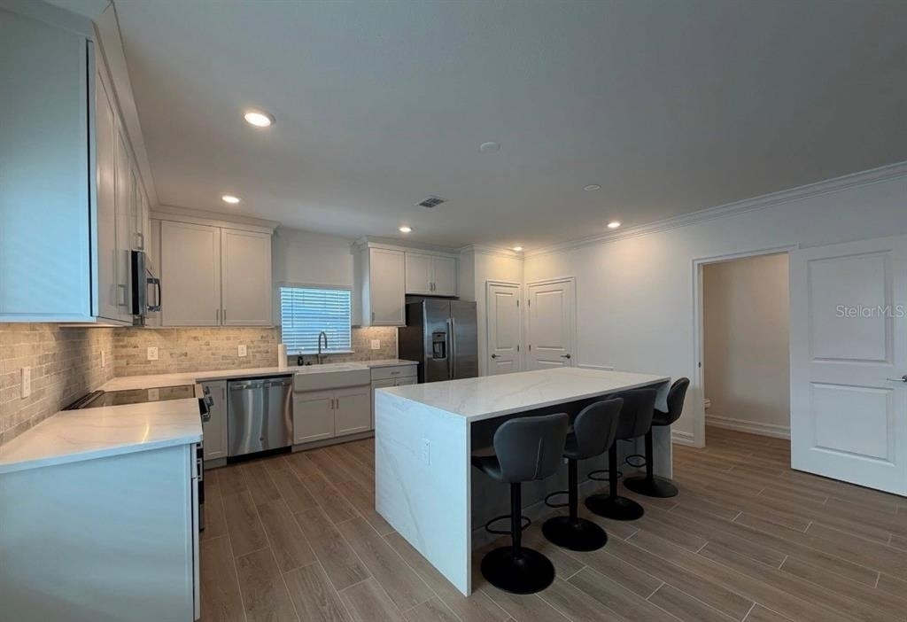 1523 W Chestnut Street - Photo 3