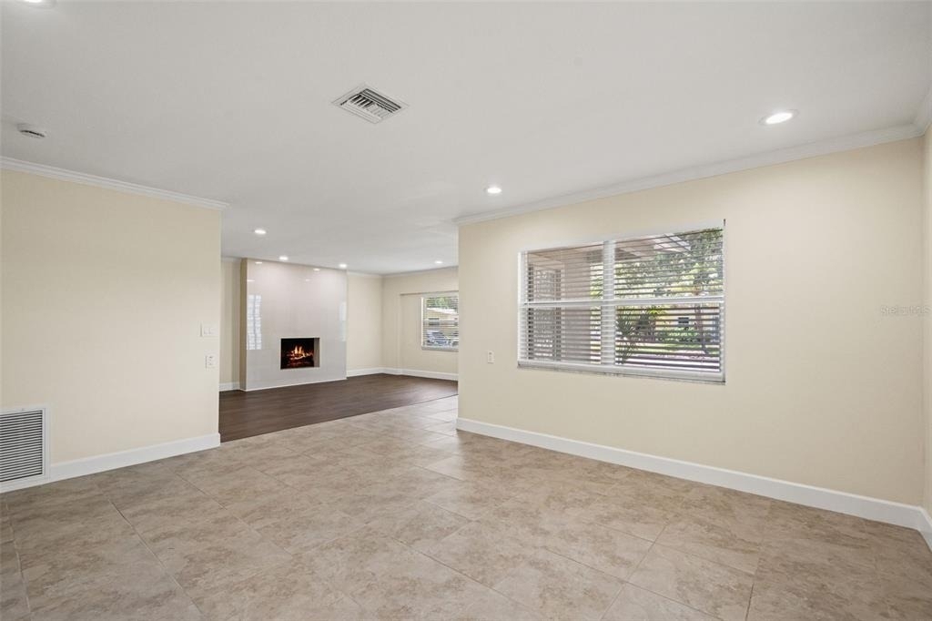 4247 Helena Street Ne - Photo 8