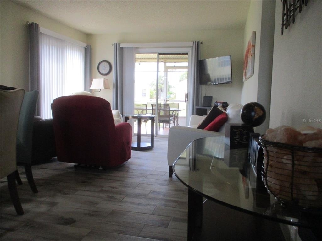 471 Insull Court - Photo 3