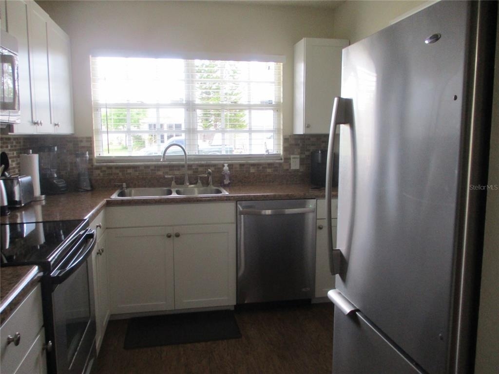 471 Insull Court - Photo 16