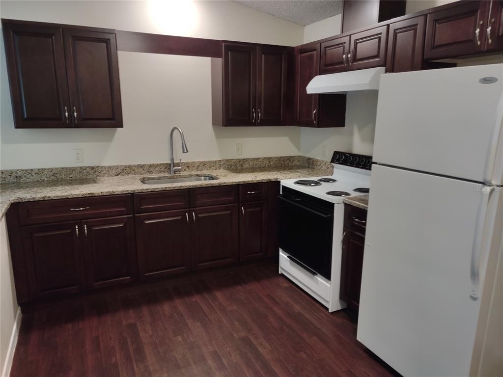 173 Hickory Street - Photo 4