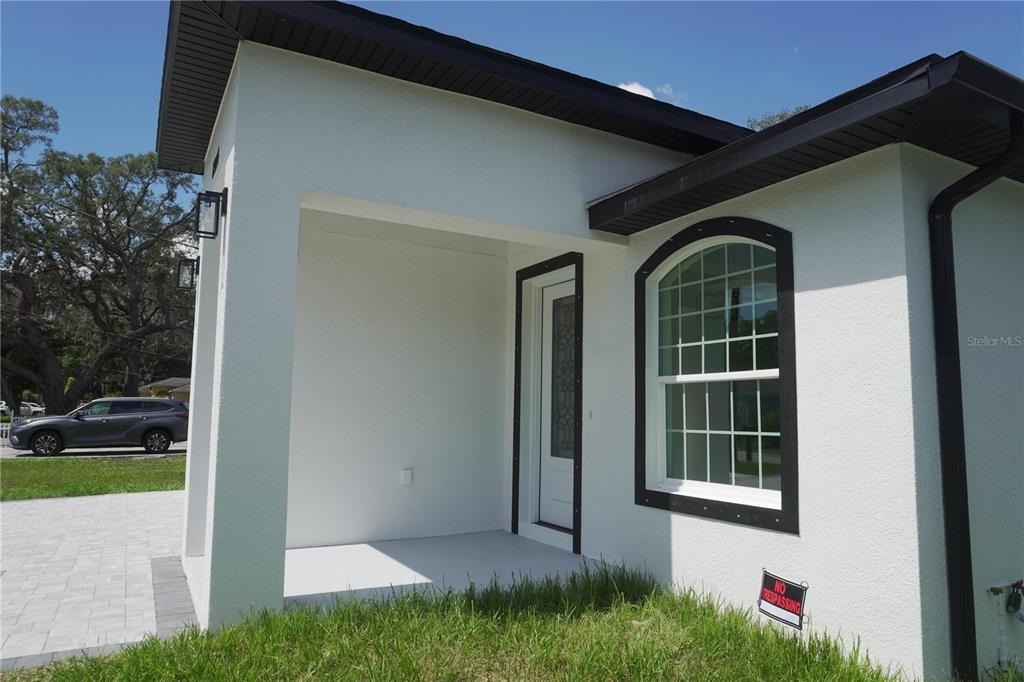 8924 N Orleans Avenue - Photo 4