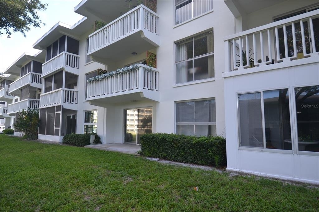 2944 W Bay Drive - Photo 0