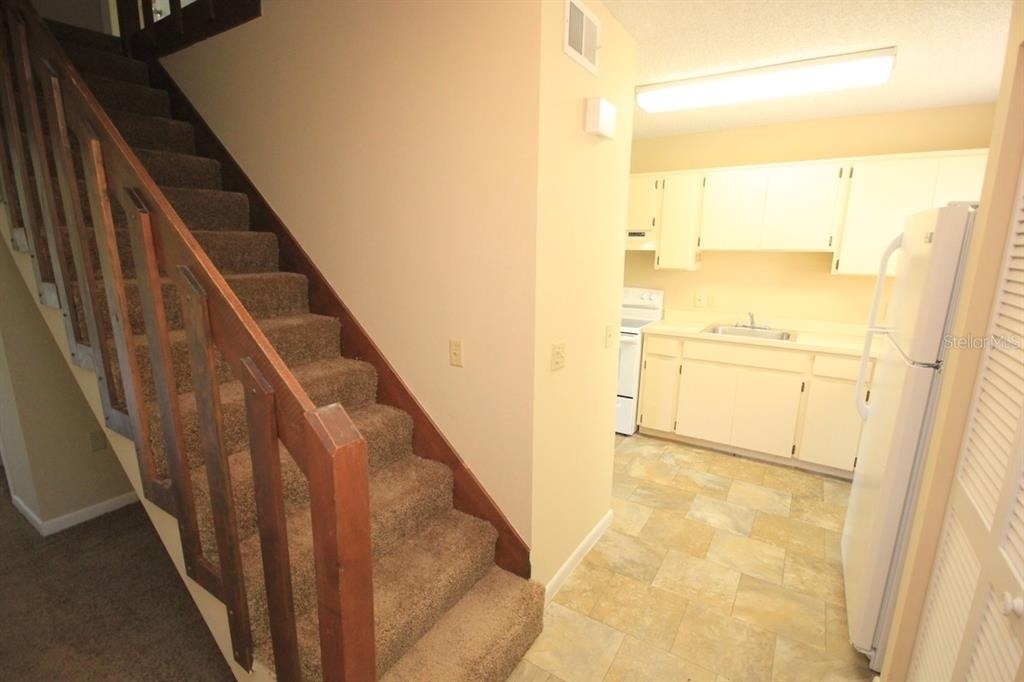 22640 Watersedge Boulevard - Photo 2