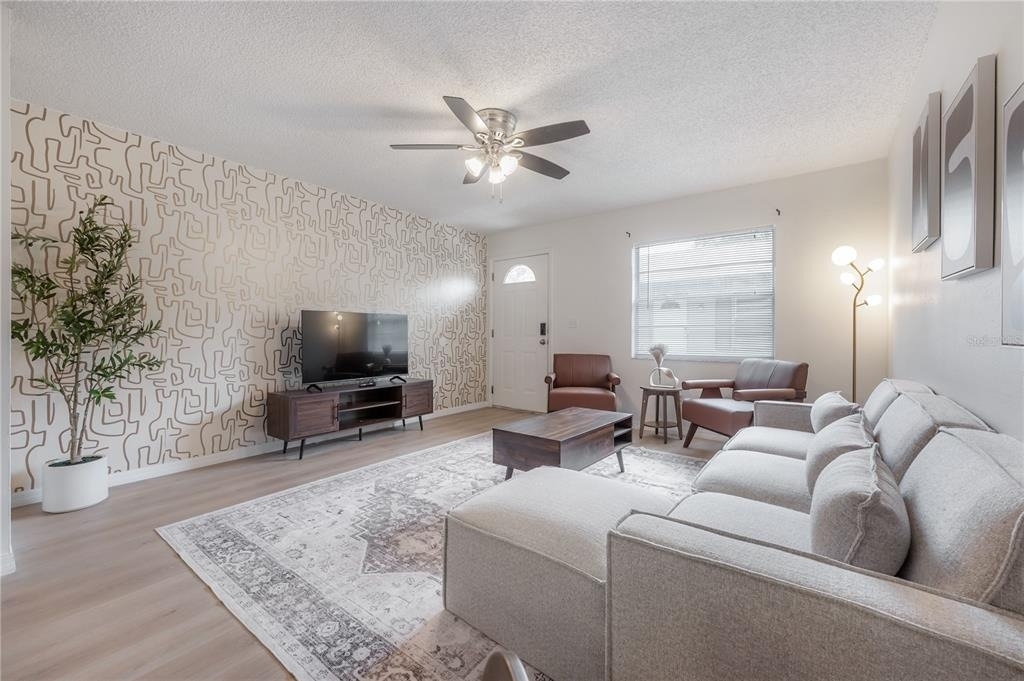 6910 S Macdill Avenue - Photo 1