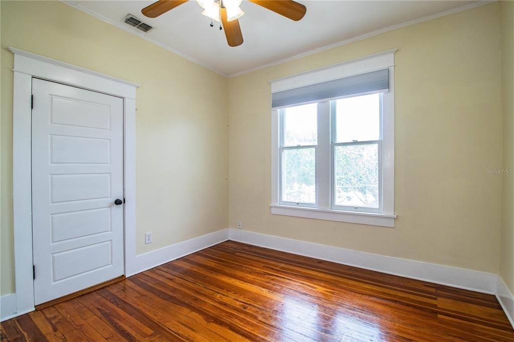 412 E Tillman Avenue - Photo 10
