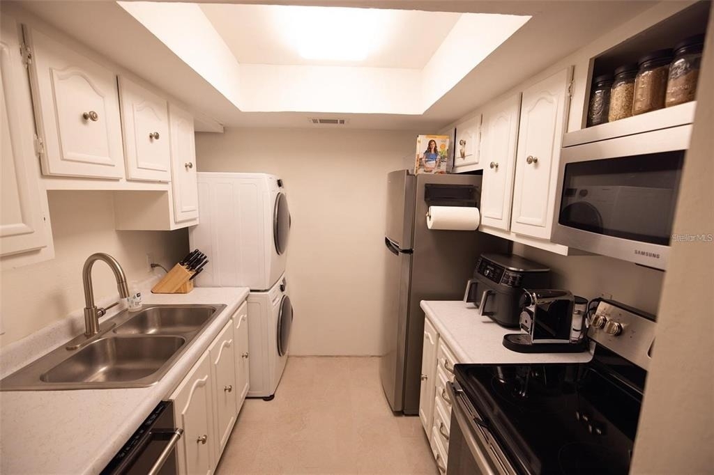 700 E Airport Boulevard - Photo 14